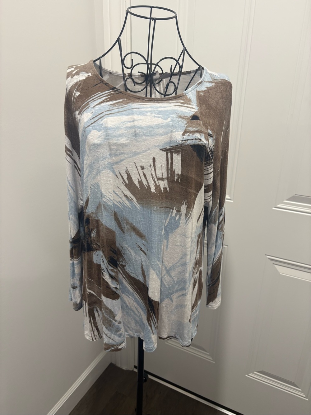 Chico’s Easywear Women's Abstract Long-Sleeve Top Blue Brown Ivory Sz 1 (8/10/M)